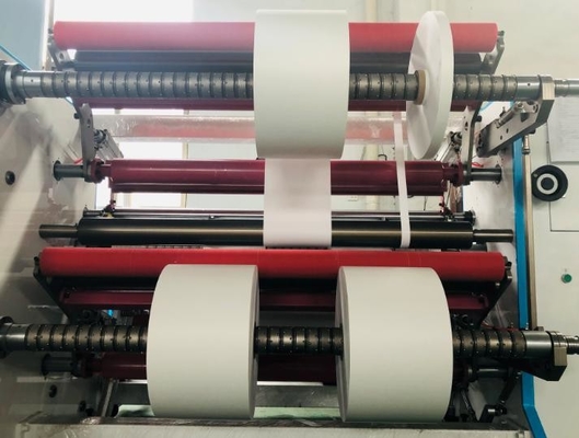 Multifunktionsfolien-Papier-Rolle, die Rückspulenmaschine 300m/min aufschlitzt