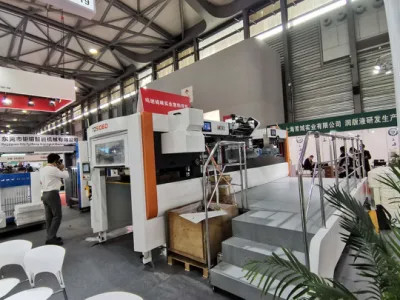 23.8mm automatische Papierfolie, die stempelschneidene Maschine mit dem Abstreifen stempelt