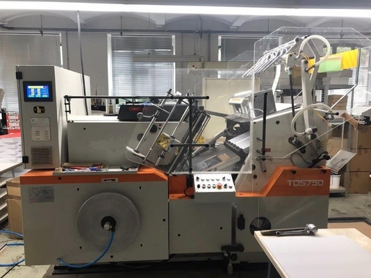 Rotierende automatische Folie, die stempelschneidene Maschine 750 x 560mm stempelt