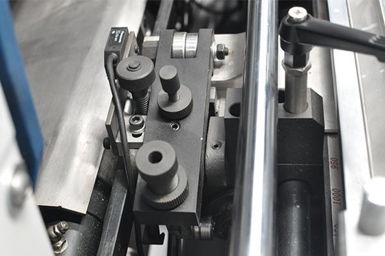 Automatische großformatige Folienpräge-Stanzmaschine mit 7000 Blatt pro Stunde