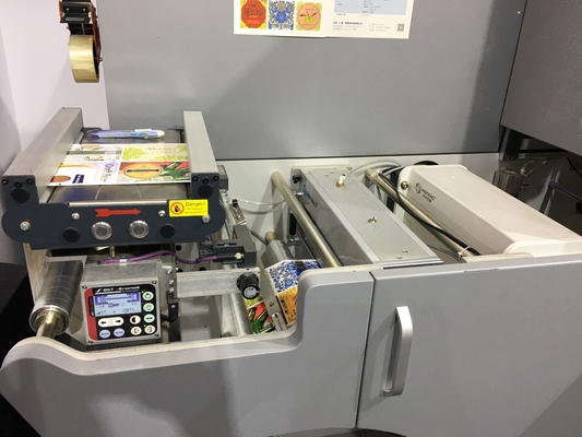 Digital-Aufkleber-Verschönerungs-Tintenstrahl-Digitaldrucker mit dem UVlack-und Folien-Stempeln