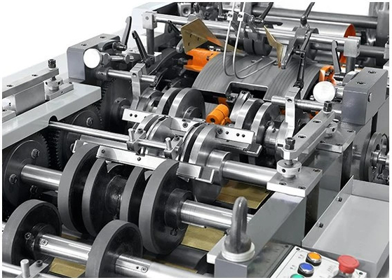 Automatische Rolle zu Rollenpapier Kasten, der Maschine herstellt