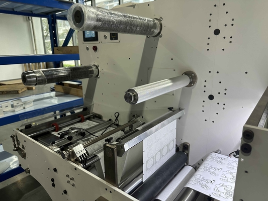 Intelligente digitale Rolle-zu-Rolle-Etikettenschneide- und -aufwickelmaschine