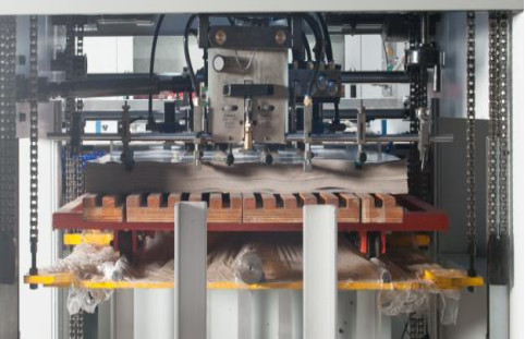 Automatische Flachmaschine zum Schneiden und Kreisen von Karton