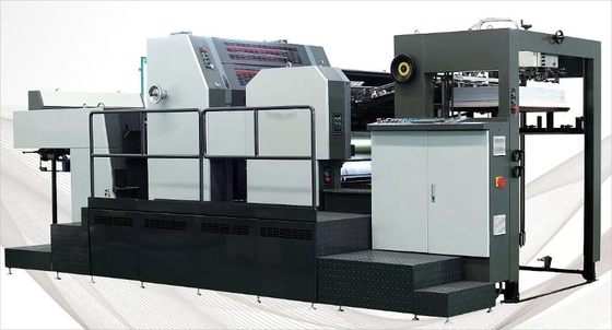 Doppelseitige Offsetdruckmaschine mit Wasser- oder Alkoholdämpfung