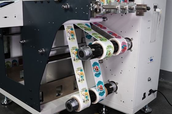 Digitale Papierschneidmaschine mit Schneid- und Wickelmaschine