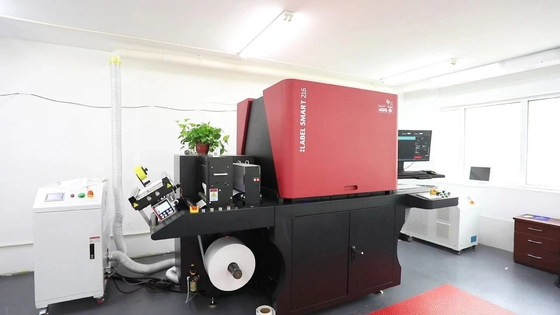 Multifunktionsmaschine für den UV-Druck und die Lackierung von digitalen Etiketten