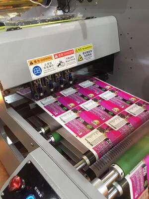 IQ330 Digitale Etikettendruck- und Weiterverarbeitungsmaschine mit 1440*360 dpi Auflösung, 50 m pro Minute Geschwindigkeit und UV-LED-Härtung