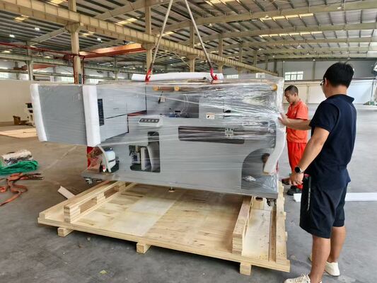 All-in-One-Maschine zum Drucken, Folieren und Druckschneiden von digitalen Etiketten