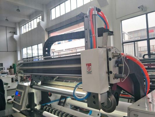 900mm Positions-Papier-Rolle, die Rückspulenmaschine 150m/Min aufschlitzt
