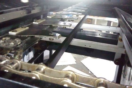 Abstreifen, stempelschneidene Flachbettmaschine für Carboard Prägung löschend