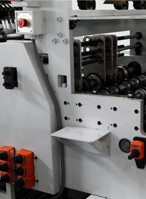 Automatische Hochgeschwindigkeitsmaschine zur Herstellung von Papierbeuteln mit quadratischem Boden