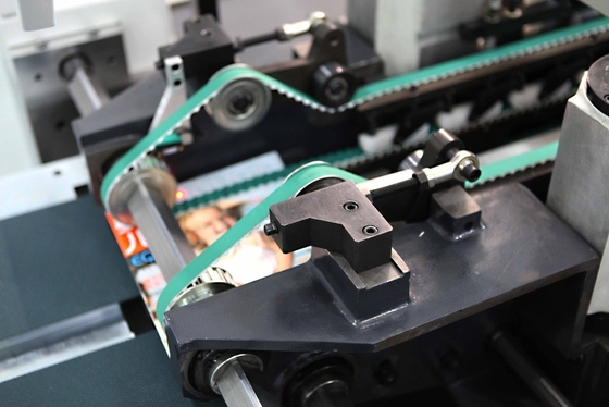 8 Stationen satteln nähende Buchbindungs-Maschine 12000 C/H